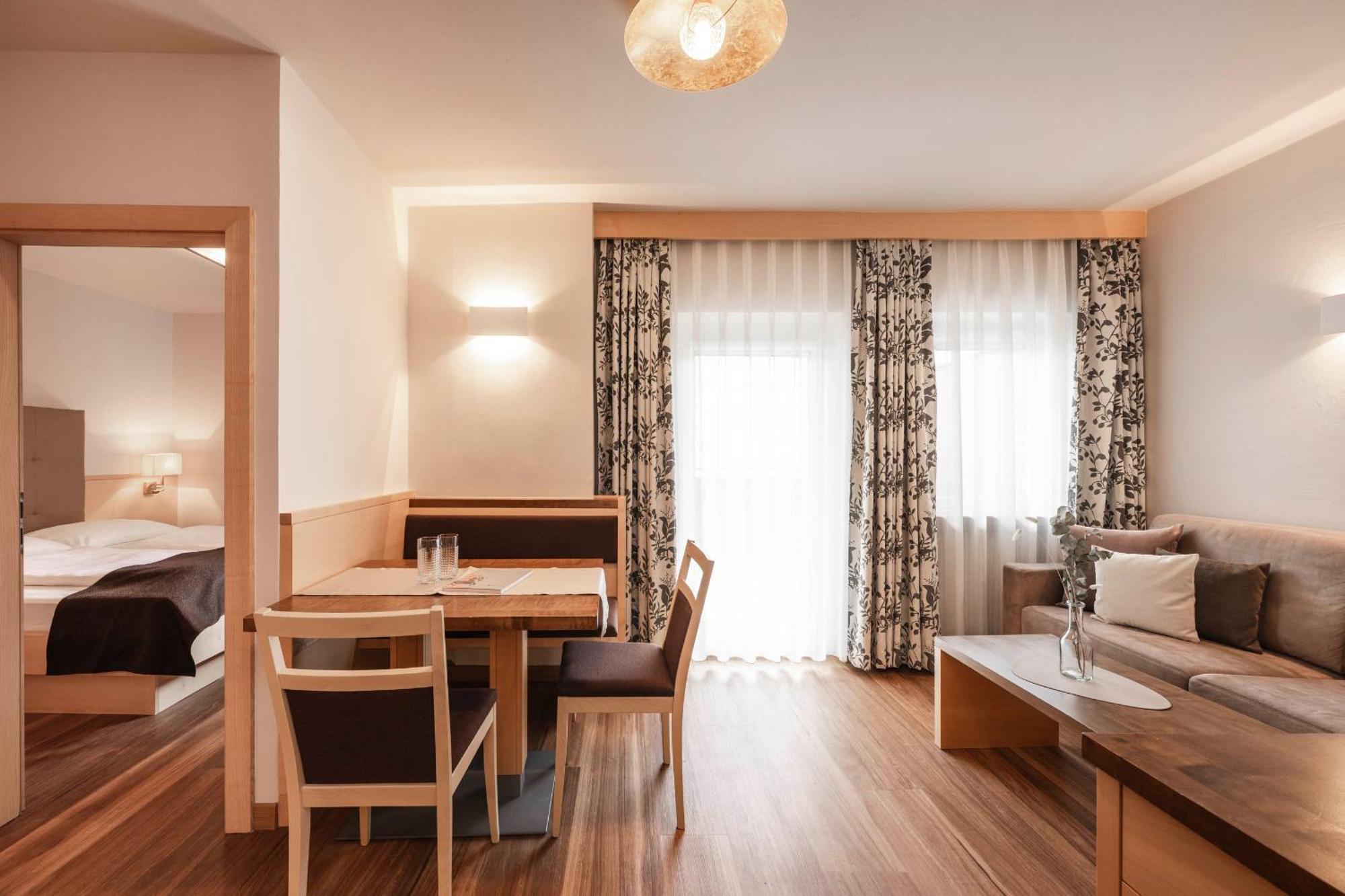 Appartementhaus Residence Hirzer Tirolo Szoba fotó